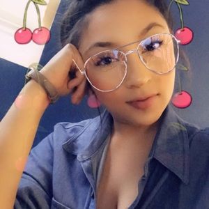 Meet your Posher, Nereyda